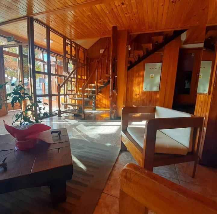 Alojamiento Curru Leuvu Bariloche Hotel ภายนอก รูปภาพ